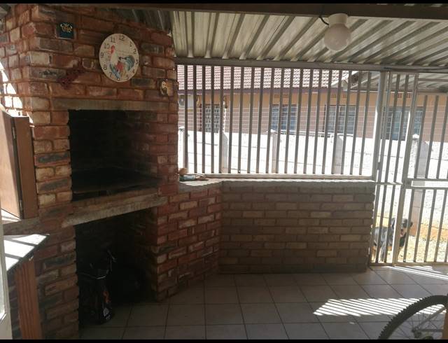4 BEDROOM HOUSE TO LET IN PROTEA PARK